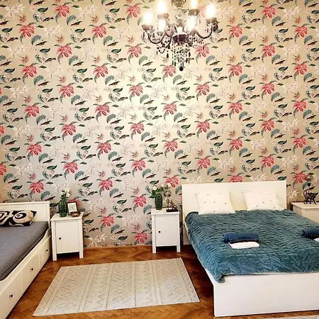 Travelers Award Winning Place In The Heart Of Kamilla *