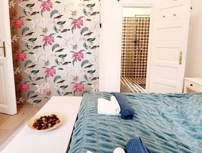 Apartment Travelers Award Winning Place In The Heart Of Kamilla Budapest